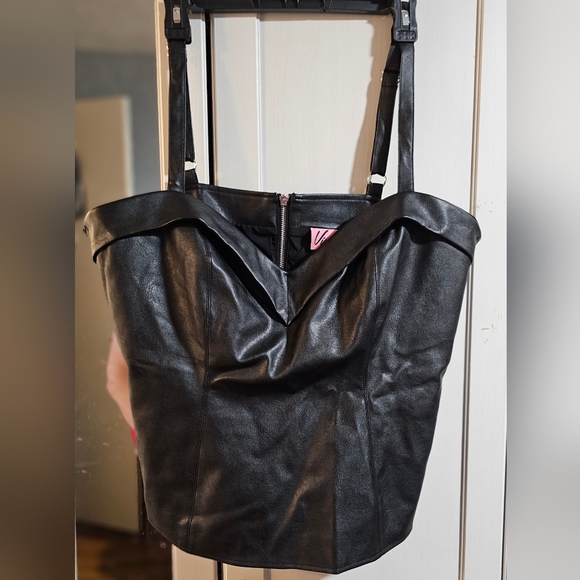 Vixen Vegan Leather Maneater - Picture 1 of 2